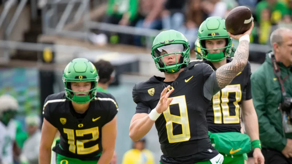 Oregon QB Dillon Gabriel.